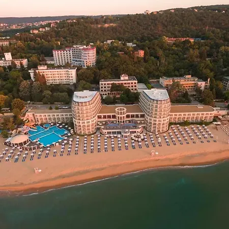 Azalia Balneo & Hotell