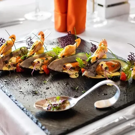 Hotell Azalia Balneo & 4*