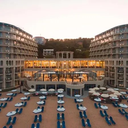 Hotell Azalia Balneo & 4*