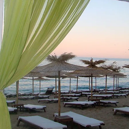 Hotell Azalia Balneo &