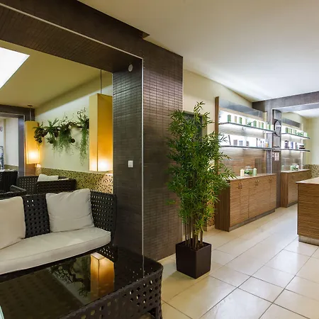 Hotell Azalia Balneo & 4*