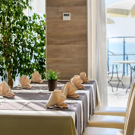 Hotell Azalia Balneo & Saints Constantine and Helena