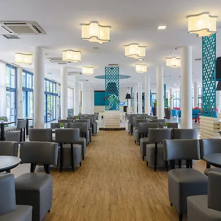 Hotell Azalia Balneo & Saints Constantine and Helena