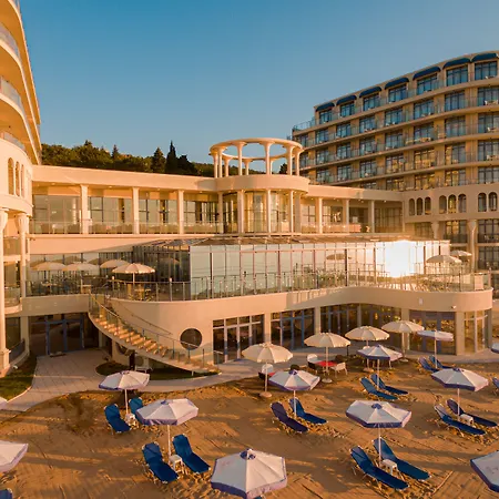 Azalia Balneo & Hotell 4*