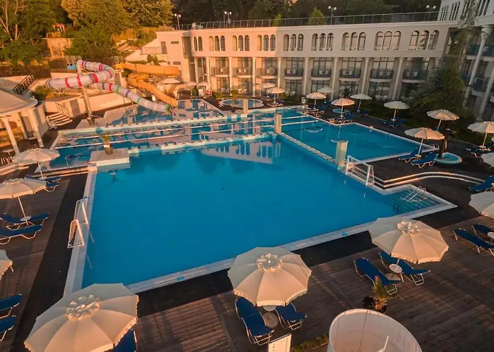 Azalia Balneo & Hotel 4*