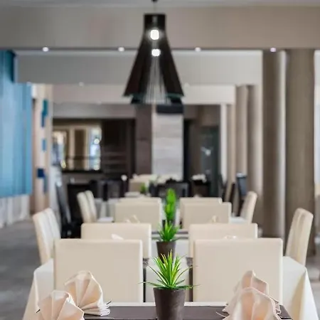 Azalia Balneo & ホテル セインツ・コンスタンティン＆ヘレナ