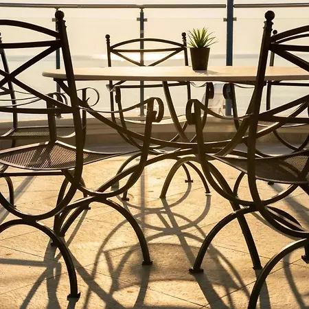 Azalia Balneo & セインツ・コンスタンティン＆ヘレナ