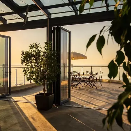 Azalia Balneo & מלון סנט קונסטנטין והלנה