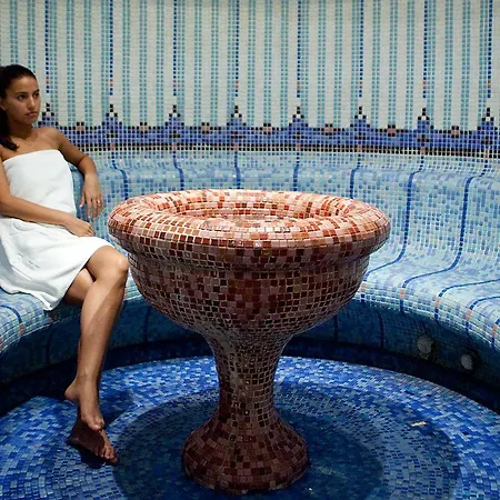 Azalia Balneo & מלון 4*