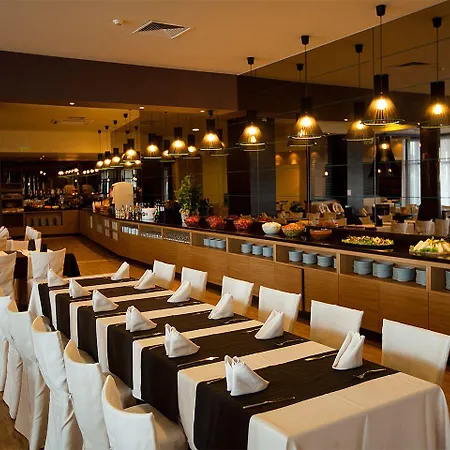 Azalia Balneo & ホテル