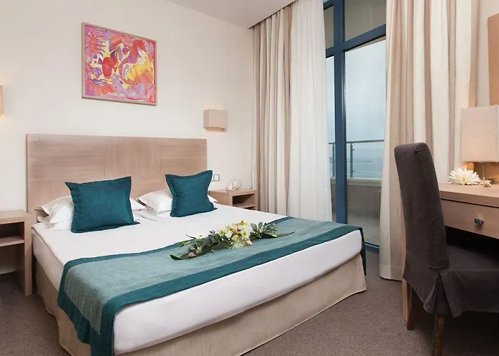 Azalia Balneo & Hotel 4*